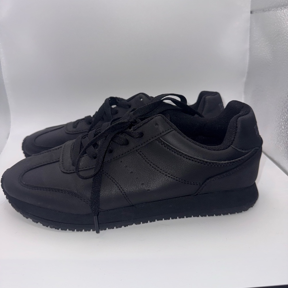 TredSafe Men's Black Sneakers. Size 7.5